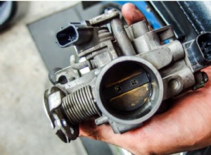 8 Symptoms of a Bad Throttle Body (& Replacement Cost)