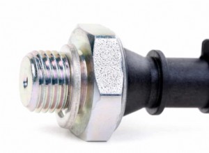 3 Symptoms of a Bad Oil Pressure Sensor (Replacement Cost)