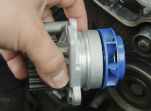 6 Symptoms of a Bad Water Pump (Function & Location)