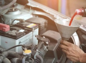 6 Symptoms of Low Transmission Fluid (Check the Level)