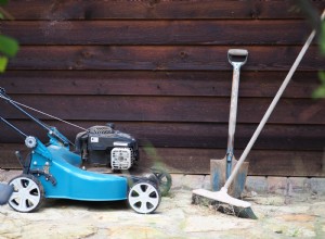 How to Clean a Lawn Mower Carburetor