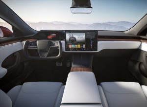 In Wake of Tesla Video Game Debacle, Mercedes-Benz Recalls EQS for Distracting Infotainment