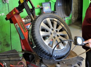 The Pros and Cons of Filling Your Car’s Tires With Nitrogen