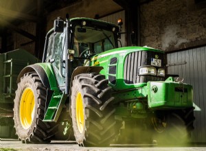 Can a John Deere Tractor Tow a Russian Tank? Watch a Ukrainian Farmer Find Out