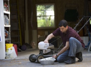 Bob Vila’s Best Oils for Lawn Mower Maintenance