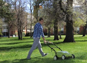Consumer Reports: 5 Reasons to Buy Battery-Powered Lawn Tools