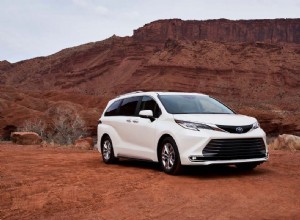 3 Reasons to Buy a 2022 Toyota Sienna, Not a Honda Odyssey