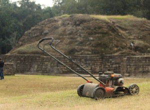 You’re Probably Not Changing Your Lawn Mower’s Air Filter Often Enough