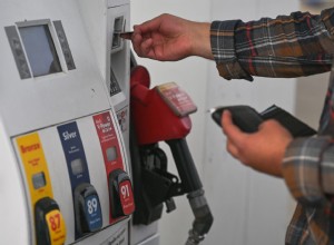 Consumer Reports Warns Against Using Gas Credit Cards to Save Money at the Pump