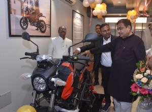 Union Minister Nitin Gadkari Opens Oben Electric’s 75th Showroom in Nagpur
