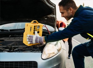 Mobile Mechanics vs. Traditional Auto Shops: Faster, Transparent Repairs at Your Doorstep