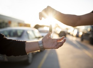 Choosing Between a Trade‑In and a Junk Car: Which Option Maximizes Your Value
