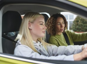 Should You Consider Refresher Driving Lessons? A Comprehensive Guide